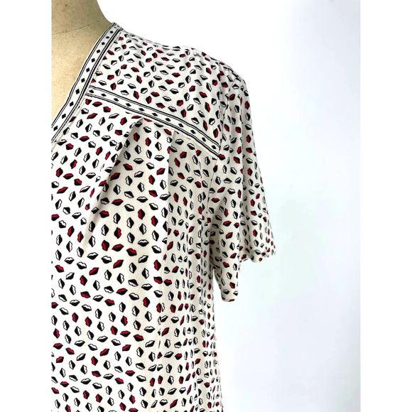 Max Studio White Lip Print Button Front Blouse Top L - Picture 6 of 13